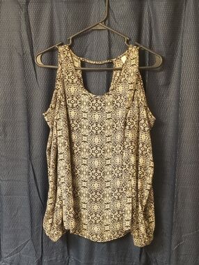 Xhilaration Black and Cream Patterned Cold Shoulder Top
